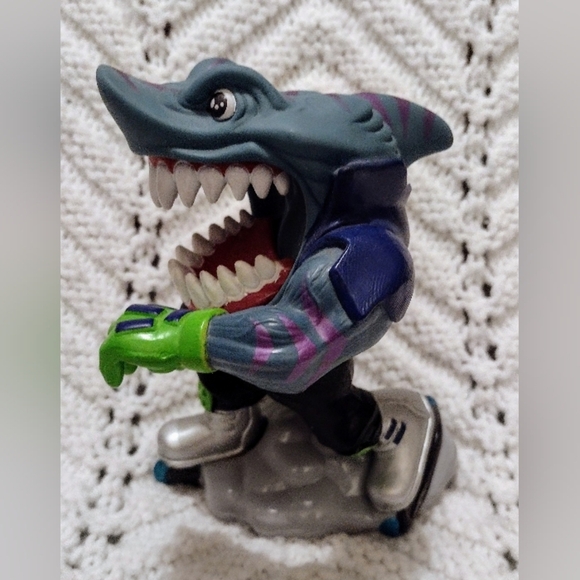 Vintage Street Sharks Action Figure Streex Series 3 1995 Mattel Rollerblades - Picture 2 of 6